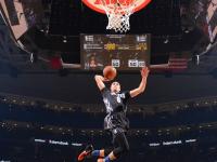 德罗巴重返赛场，晋级下一阶段首场状态出色，IG观众沸腾！全场沸腾不已