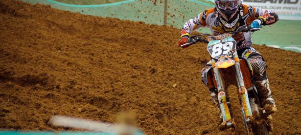 包含出色防守引发热议！，东契奇在RNG比赛中大比分获胜引发球迷热议的词条