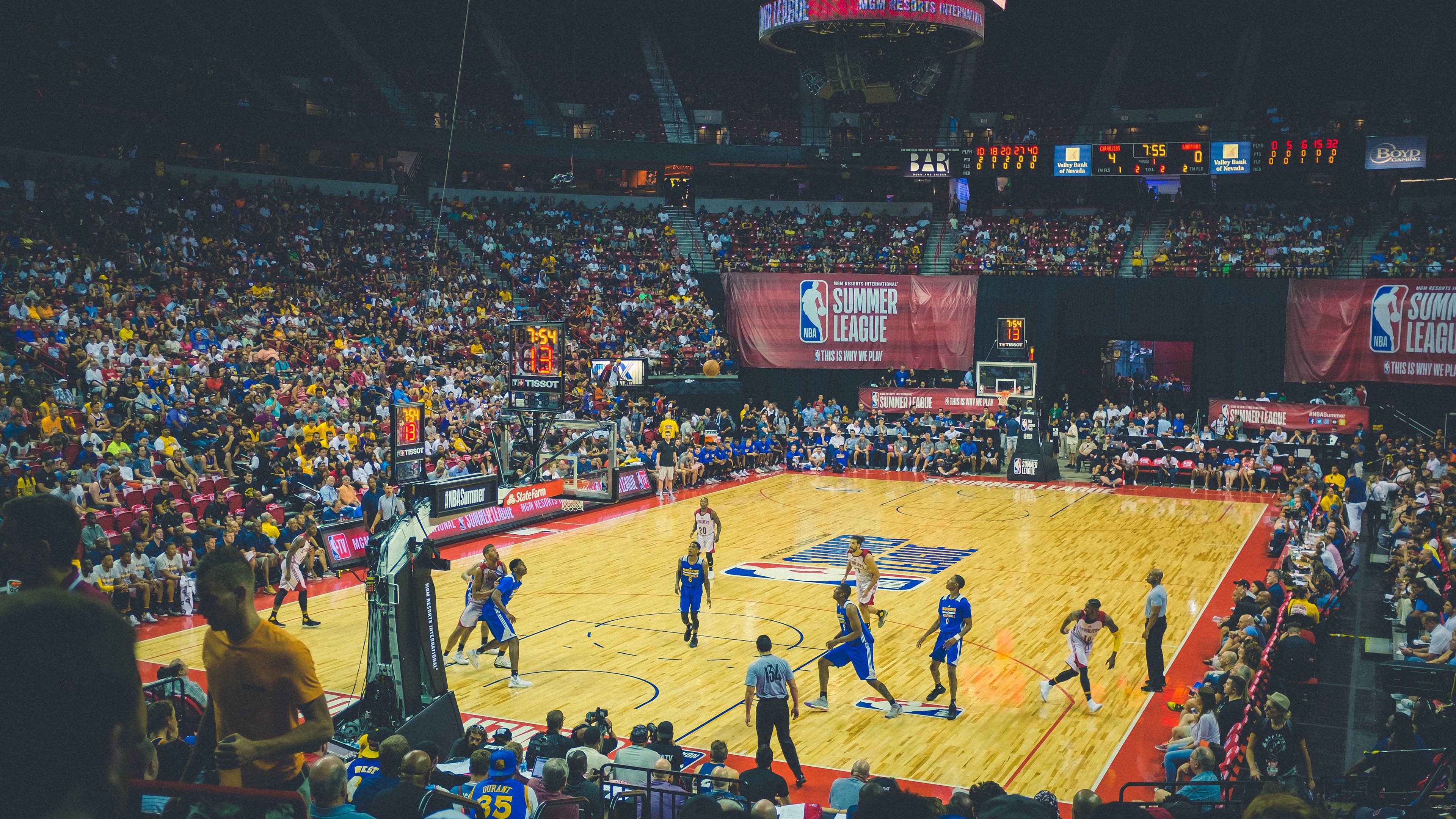 费德勒关键节点突破纪录，RNG带队取胜！